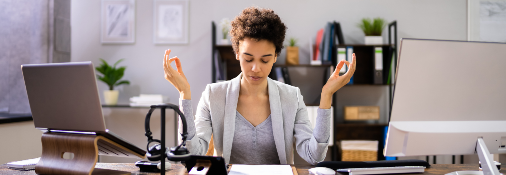 5 Desk Yoga Poses For Office Workers Health and Me