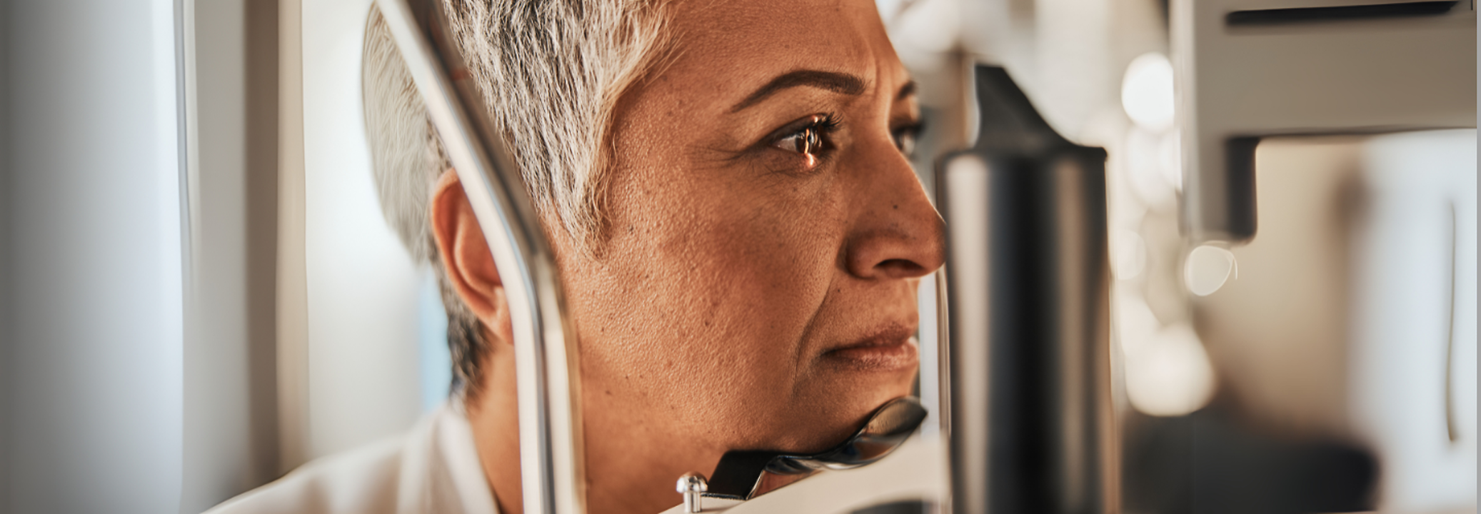 This Simple Eye Test Could Save You From Stroke, New Study Suggests ...