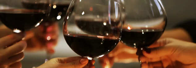 This Component In Red Wine Lowers Your Cholesterol