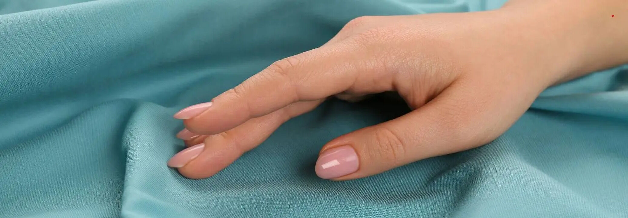 How To Keep Your Hands Soft And Smooth In Winters? | Health and Me