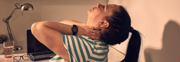 If You Are Cracking Your Neck Too Much- Here Are 7 Signs You Need To See A Physiotherapist