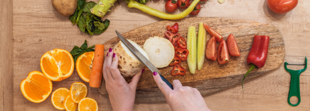 Experts warn against common food safety mistakes