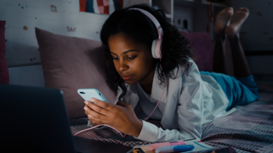 Teen Girls Rely More On Their Phones For Medical Advice Than Doctors