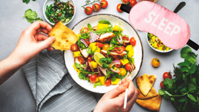 Nutritionist Explains The 5 Evening Habits That Help You Wake Up Energized
