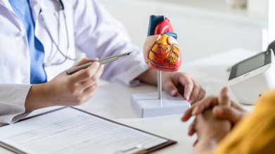 5 Warning Signs Of Heart Attack You Should Not Ignore, According To Top US Cardiologists