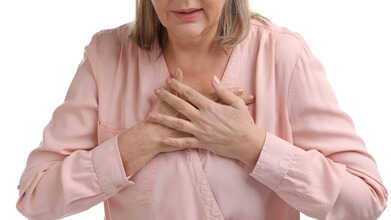 5 Heart Attack Warning Signs Women Often Overlook, Blaming Menopause