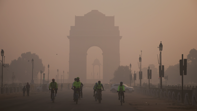 Delhi’s Air Quality Slips Back to ‘Very Poor’; Toxic Air Could Cause Acute Health Effects, Warns AIIMS Doctor