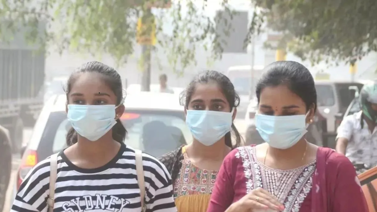 Living In Delhi's Toxic Air Is A 'Medical Emergency', According AIIMS Doctors