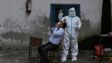 This ONE Key Symptom Will Help You Differentiate Flu From COVID, According To Doctor