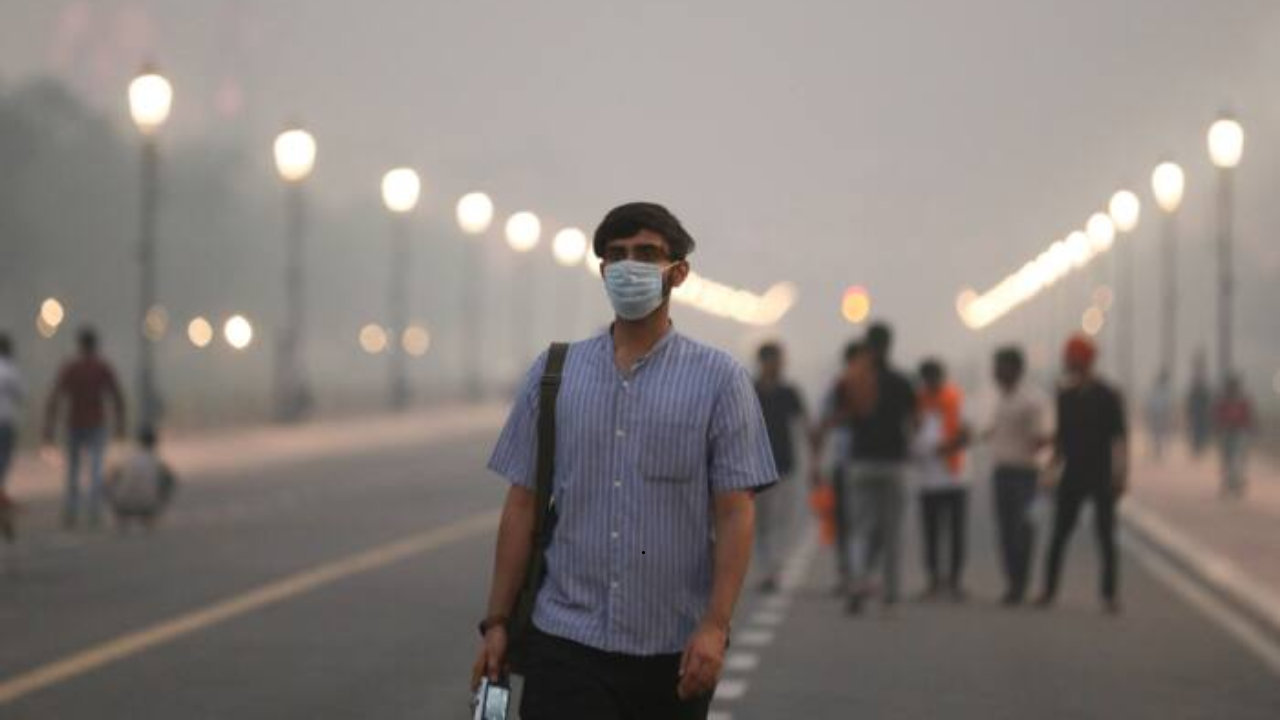 'India Sets Its Own Air Standards,' Says Government, As Delhi Struggles To Breathe Through Toxic Air, 'WHO Guidelines Are Only Advisory'