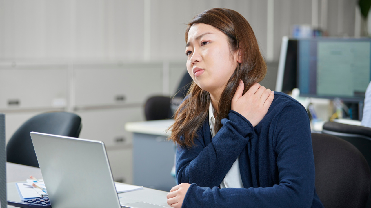 Orthopedic Surgeon Reveals Why Your Joints Hurt More During Winters